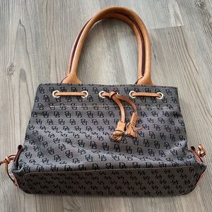 Dooney & Bourke